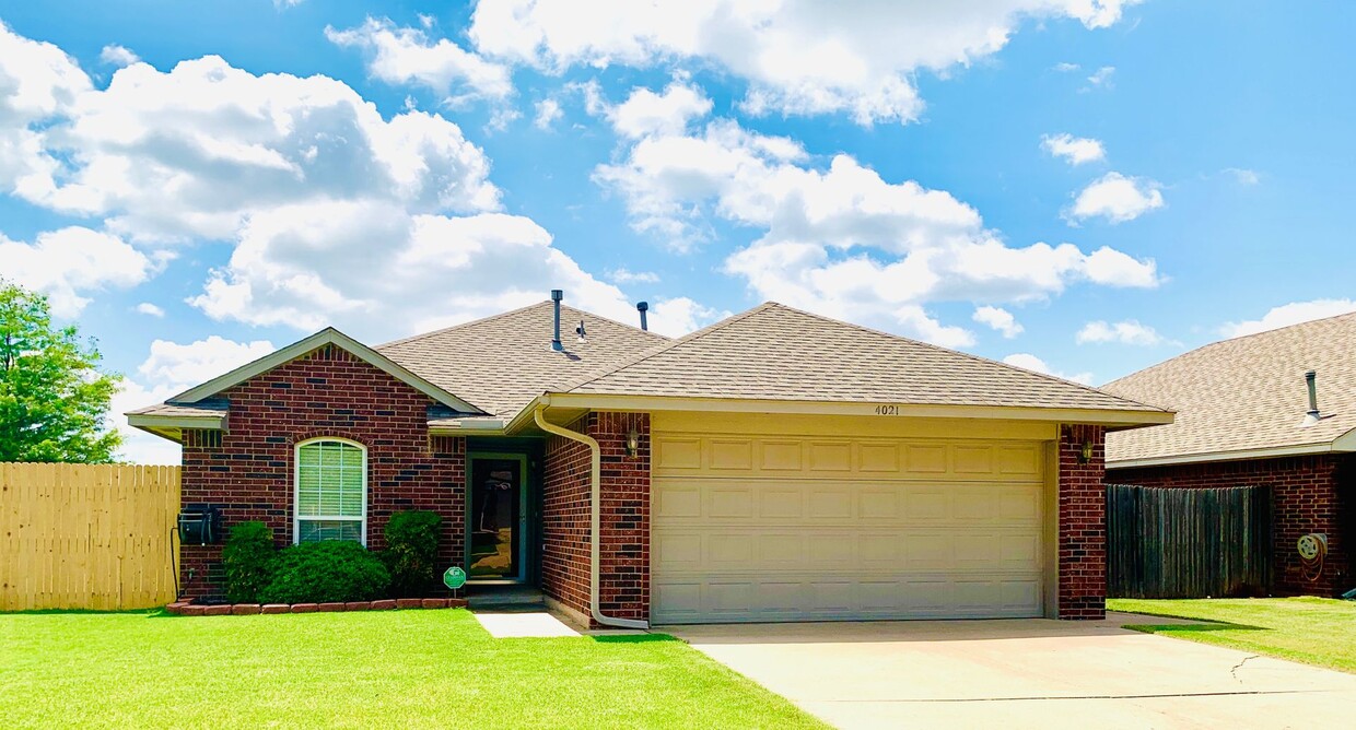 Foto principal - Beautiful 3BD 2BA Home in Moore!!