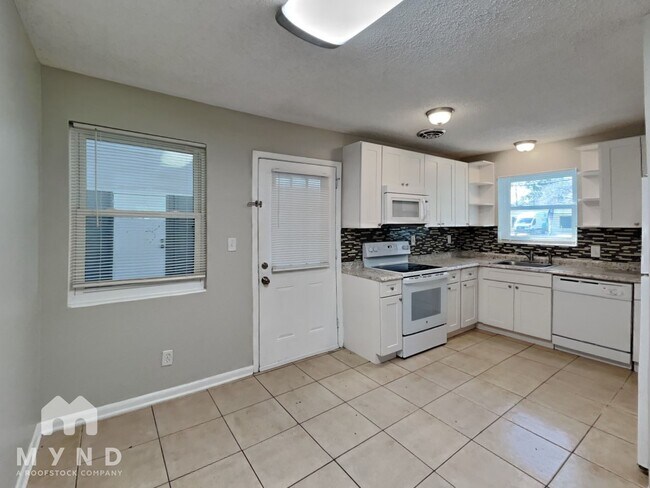 Foto del edificio - 1825 Fouraker Rd