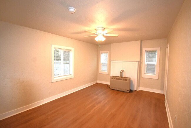 Foto del edificio - Freshly Remodeled Cozy Cottage Home