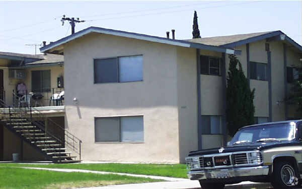 Primary Photo - 4495 Bonnie Brae St