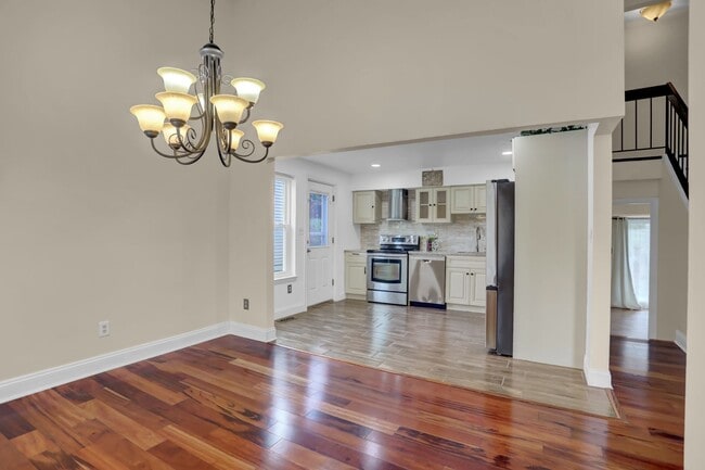 Building Photo - Charming Home with Modern Upgrades and Out...