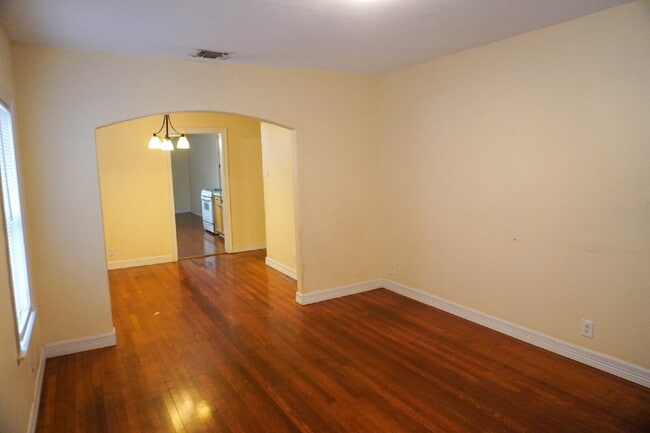 Foto del edificio - 3br / 2ba house in Woodlawn terrace, close...