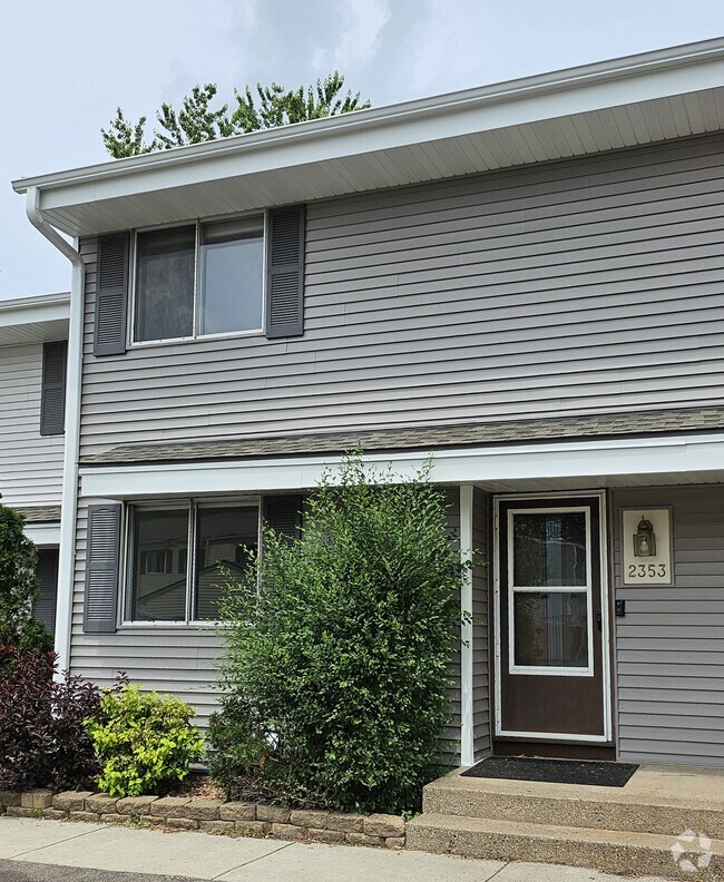 Building Photo - 2353 Mailand Ct E