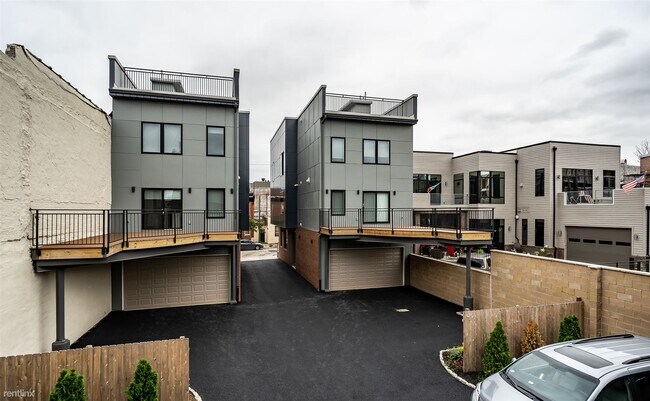 Building Photo - 4 br, 4.5 bath House - 239 Tasker Street