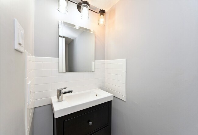 Foto del edificio - 14573 Misty Meadow Ln