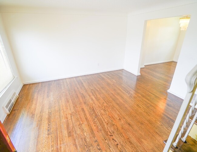 Building Photo - 17199 Meyers Rd