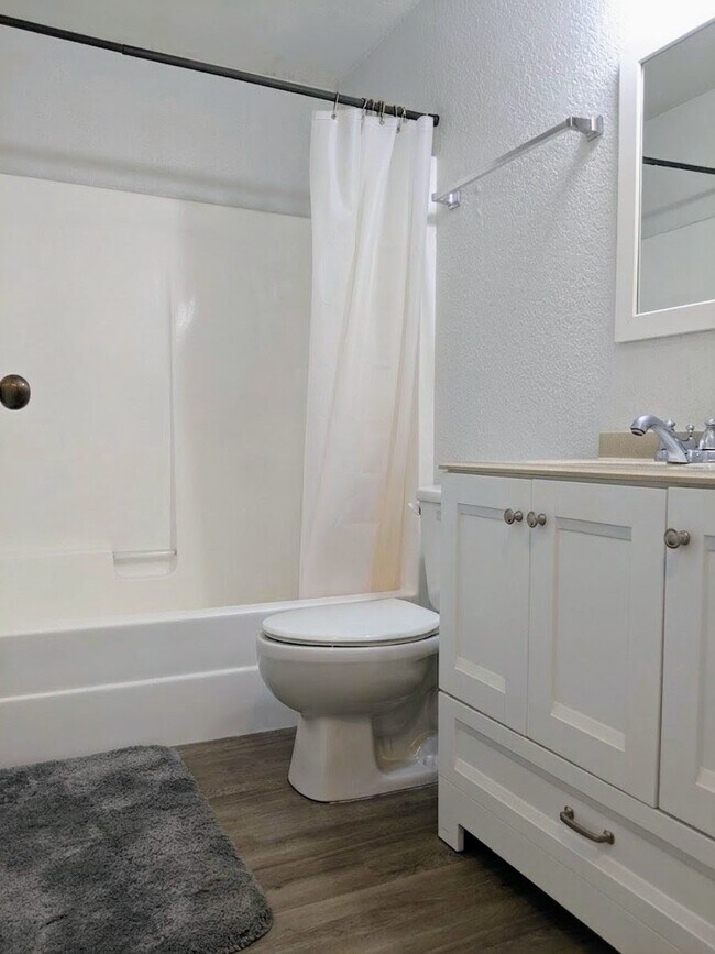 Baño - 17612 80th Ct NE