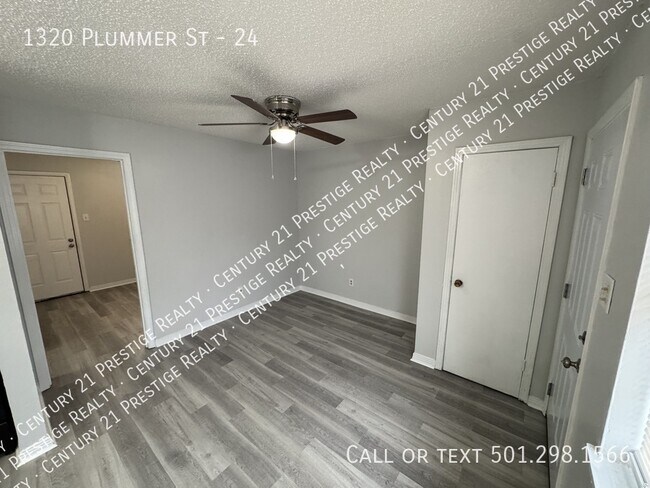 Foto del edificio - 1320 Plummer St