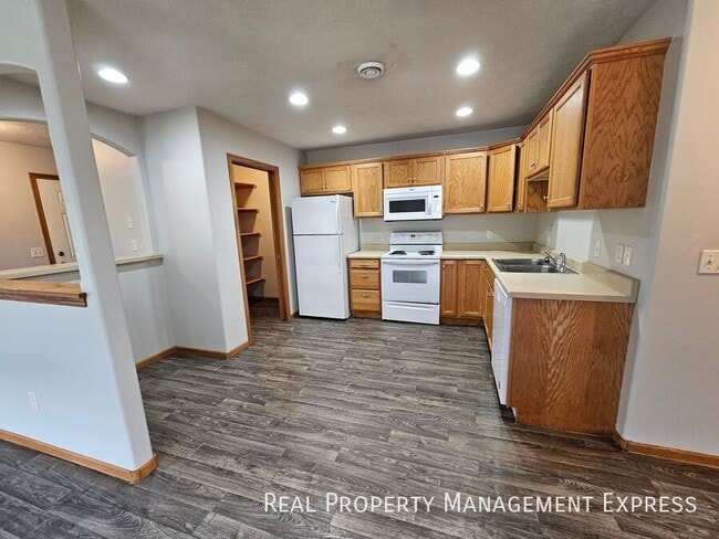 Building Photo - Move in by December 31st and enjoy ONE MONTH FREE!