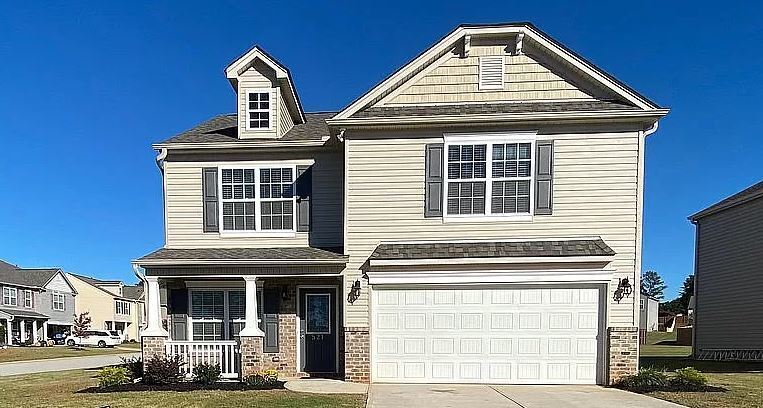 Primary Photo - 521 Lone Rider Path