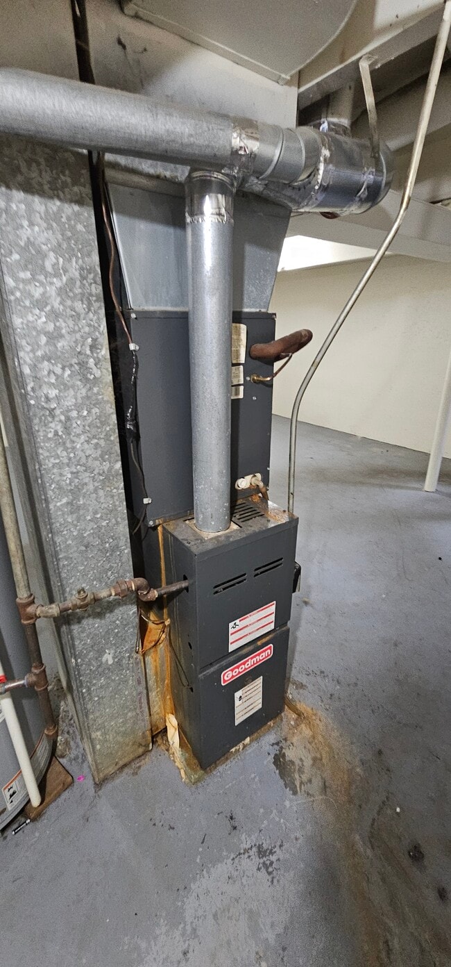 Building Photo - 824 N 70th St