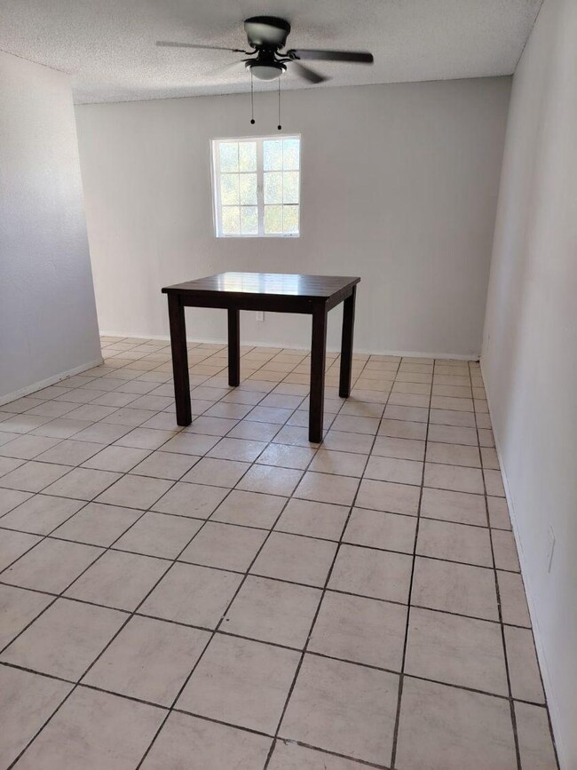Foto del edificio - 218 W Navajo Rd
