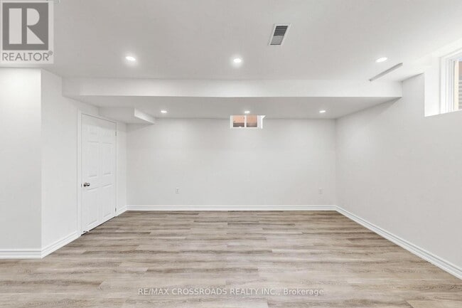 Building Photo - 2385 Dress Cir Cres
