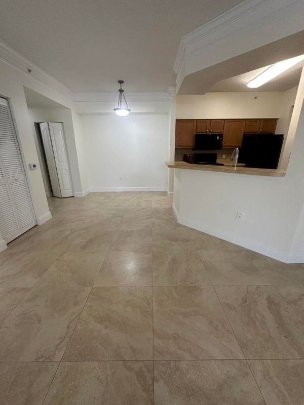 Foto del edificio - 9901 Baywinds Blvd