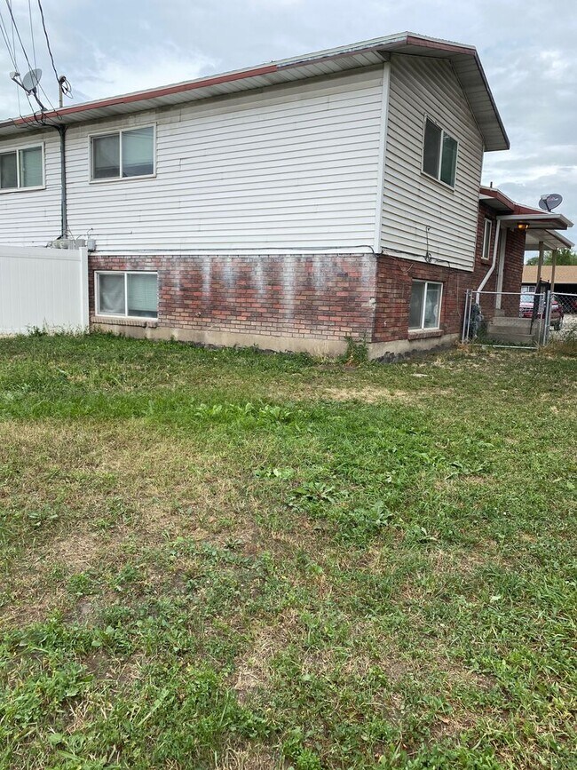 Foto del edificio - Maple Village Duplex