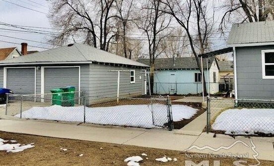 Detached locking garage - 564 W 10th St