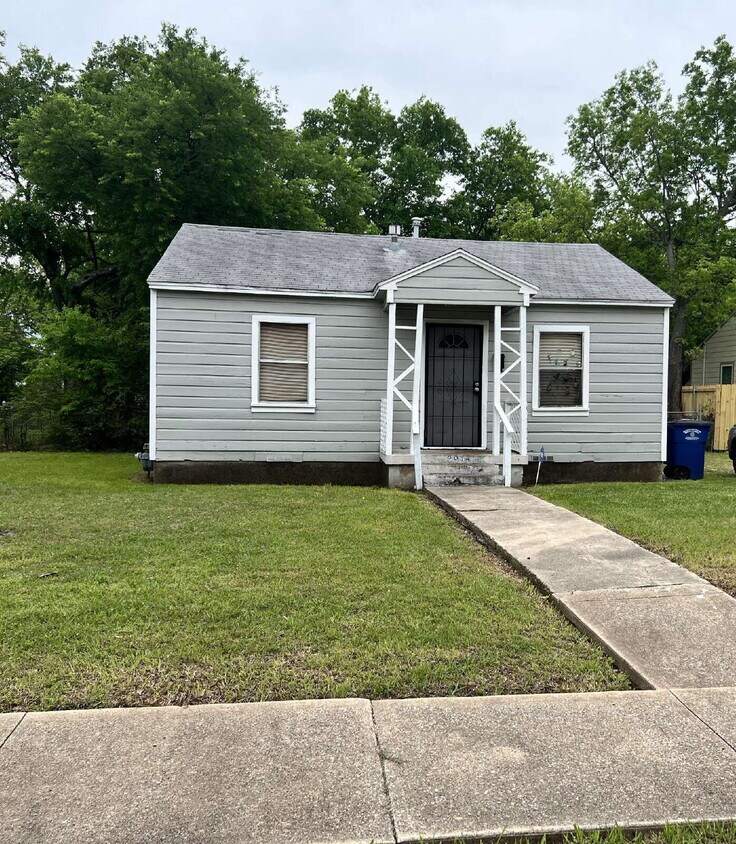 Foto principal - 2918 Bardwell Ave