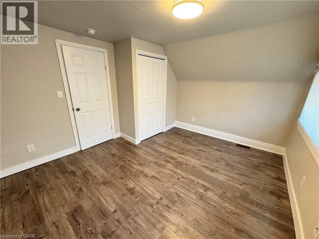 Photo du bâtiment - 71 Barnesdale Blvd