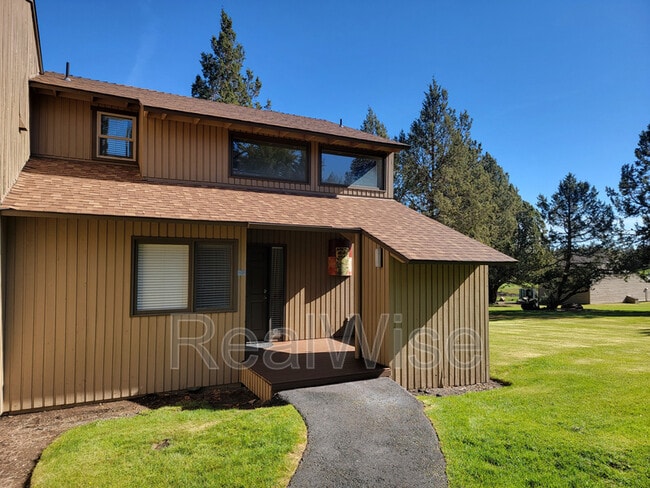 Building Photo - 6901 Robin Ct