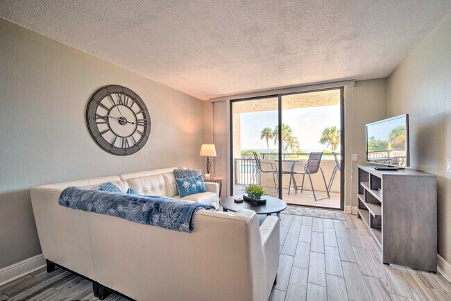 6105 Sea Ranch Dr
