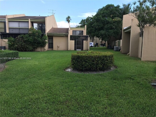 Foto del edificio - 9511 NW 14th Ct