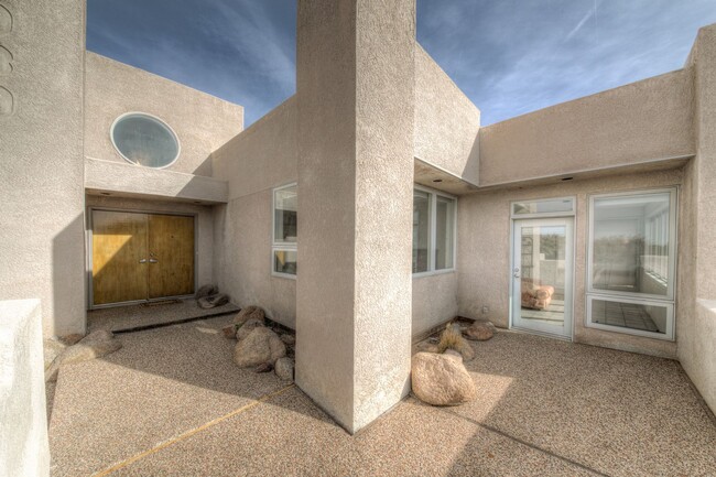 Foto del edificio - SANDIA HEIGHTS EXECUTIVE RENTAL 2+Story 3B...