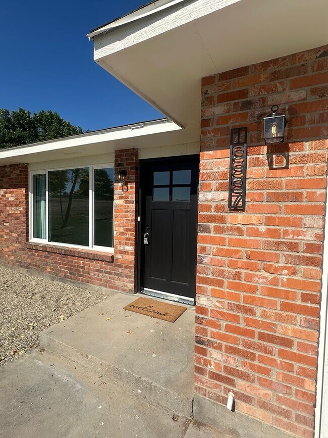 Foto del edificio - Style and Class....2 Bedroom, 1 bath , 1 C...