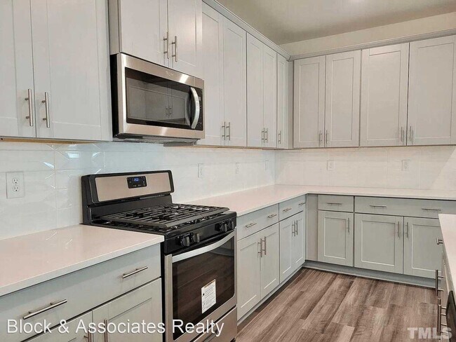 Foto del edificio - 4 br, 3 bath House - 129 Boone Lake Way