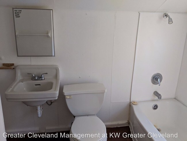 Foto del edificio - 1619 Hillcrest Rd