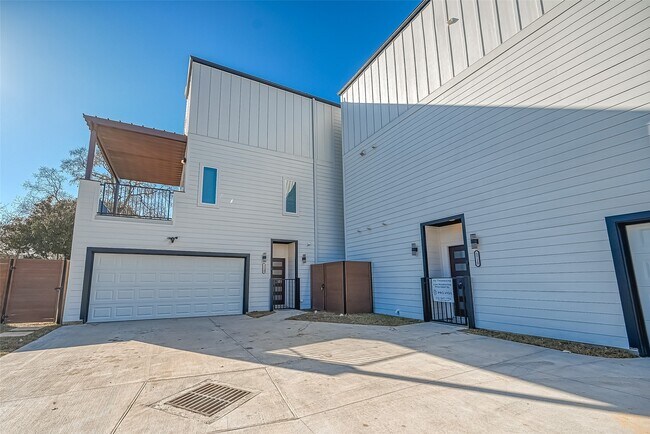 Building Photo - 1718 Hardy St