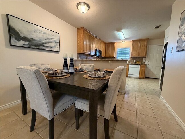 Foto del edificio - 903 Crepe Myrtle St