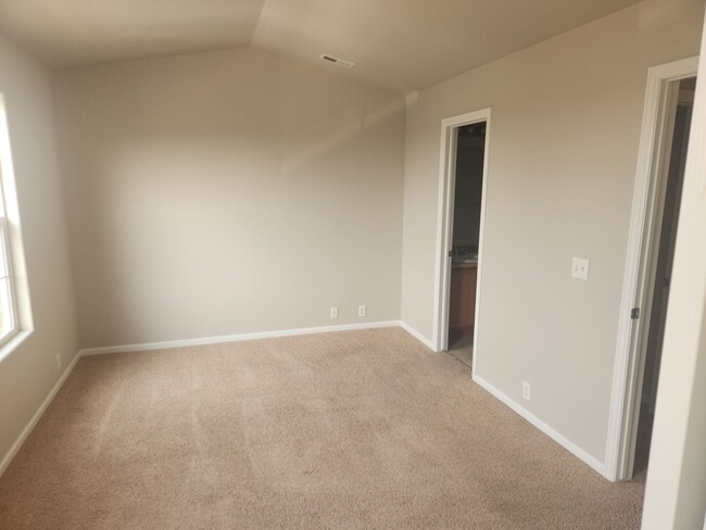 Building Photo - $100 off for 3 months at this Fantastic 2 ...