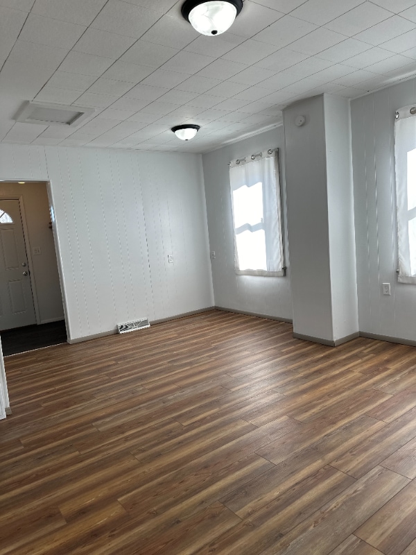 Building Photo - 623 22nd Ave N