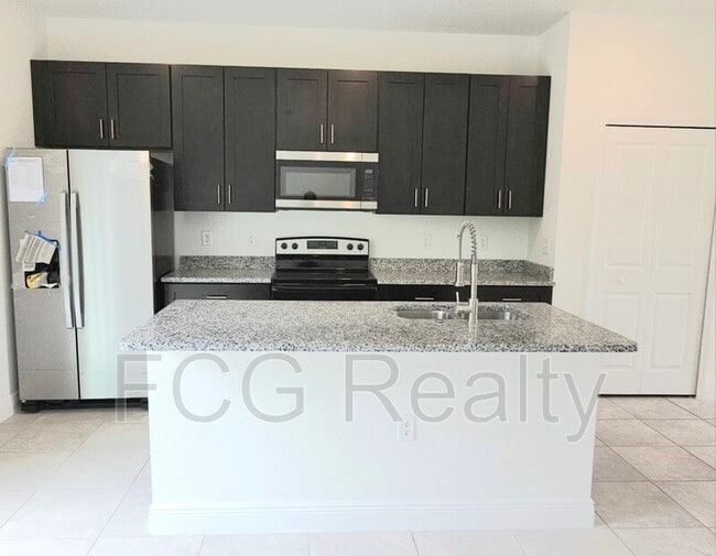 Building Photo - 464 Marion Oaks Dr
