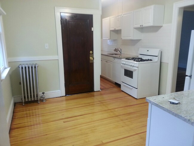Building Photo - 45 Canner St