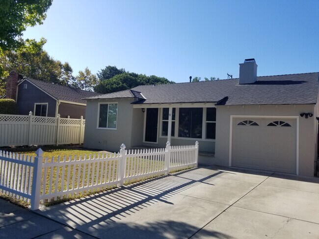 Front yard, Front porch, Garage - 9 Broadway