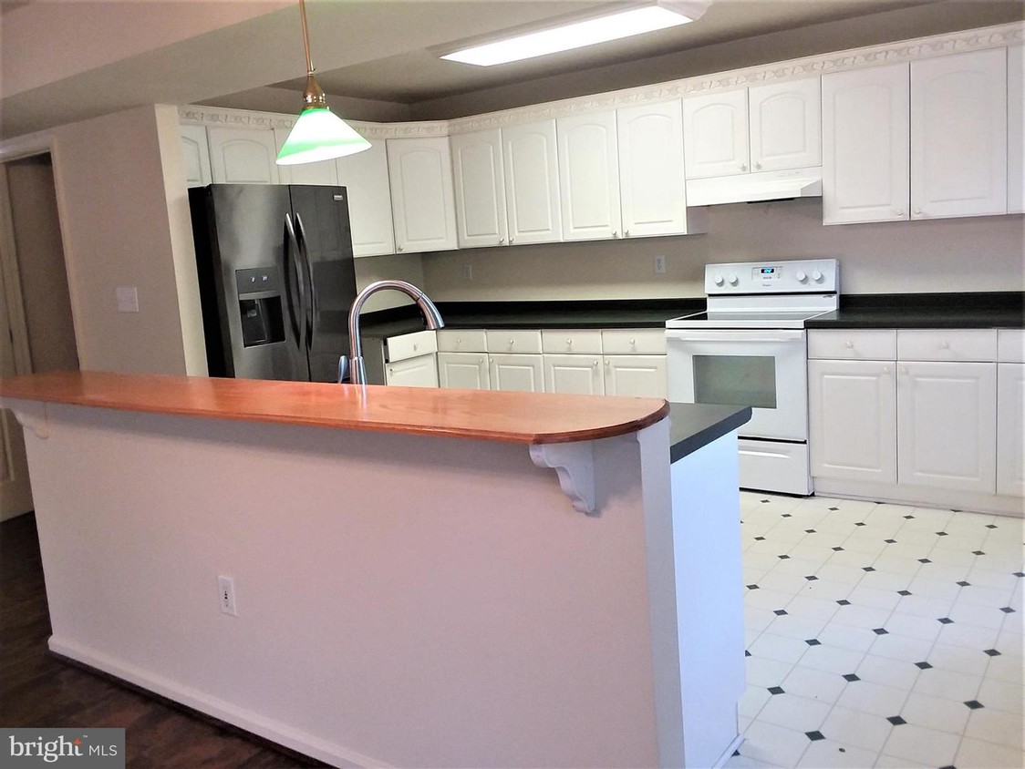 Foto principal - 8508 Engleside St