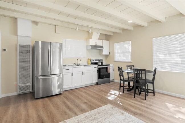 Building Photo - 273 W Carmel Valley Rd