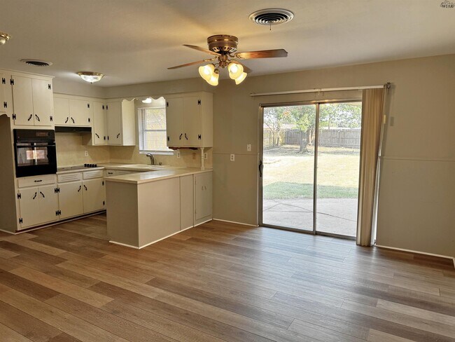 Foto del edificio - 4522 Westward Dr