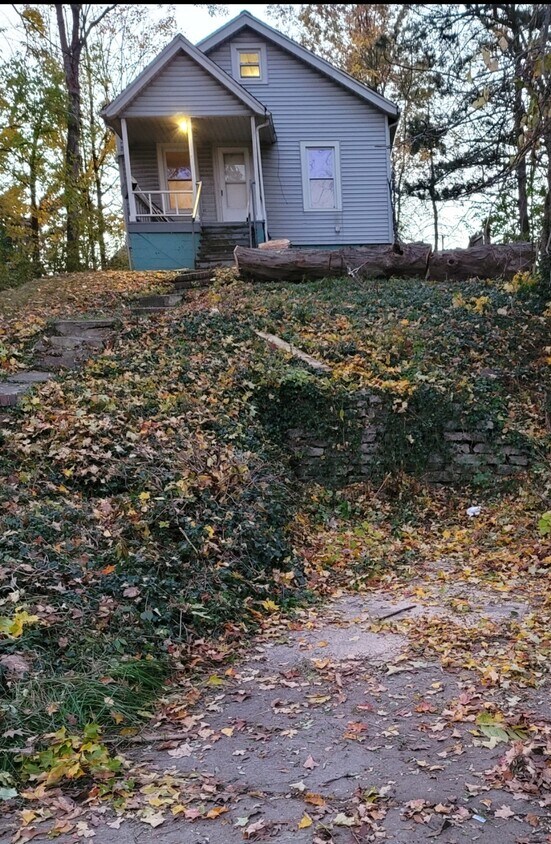 Foto principal - 14430 Maple Ave