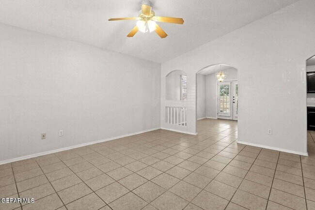 Foto del edificio - 14002 Tierra Yukon Ln