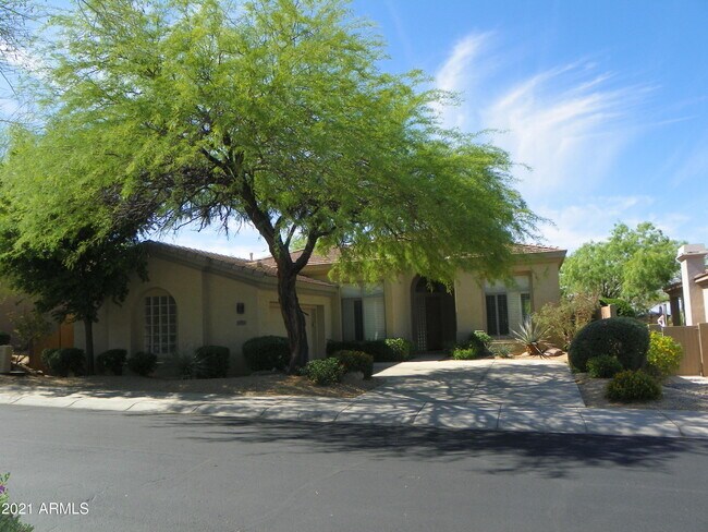 Foto del edificio - 10703 E Caribbean Ln