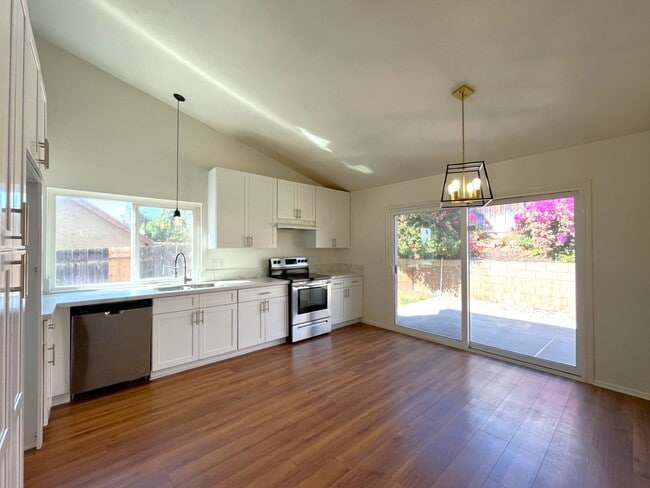 Foto del edificio - 3 bed, 2 bath located in Riverside!