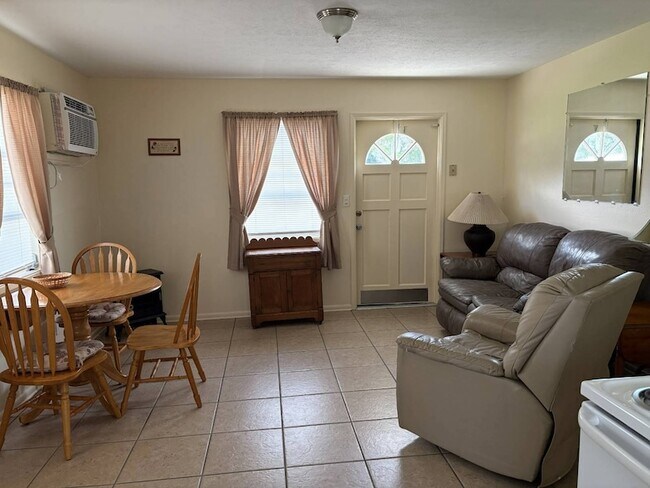 Foto del edificio - 2912 SE 29th Terrace