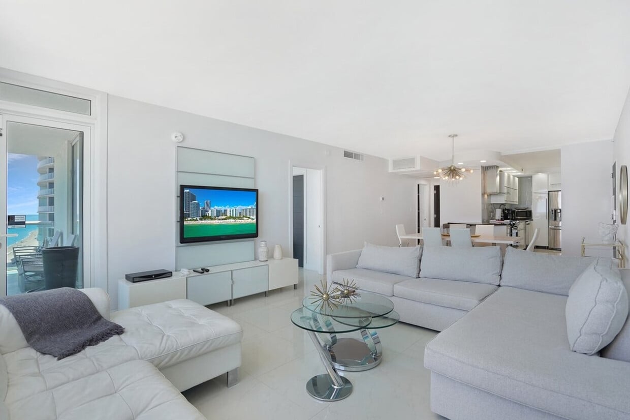 Foto principal - 3901 S Ocean Dr