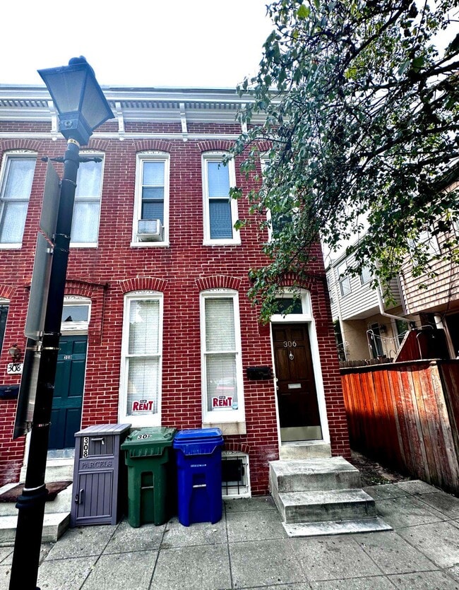 Building Photo - 306 Penn St