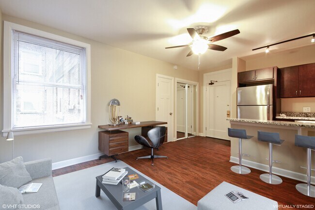 Foto del edificio - 432 W Belmont Ave