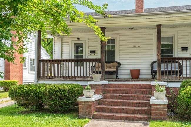 Foto del edificio - Charming 1 bed, 1 bath Unit Located in the...