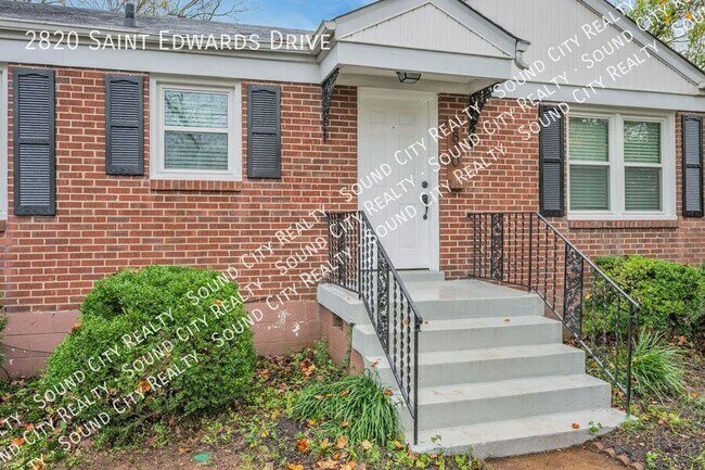 Building Photo - 4 bed/2 bath all brick ranch home!! Privat...