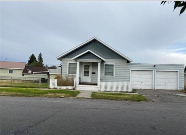 Building Photo - 1699 Grand Ave